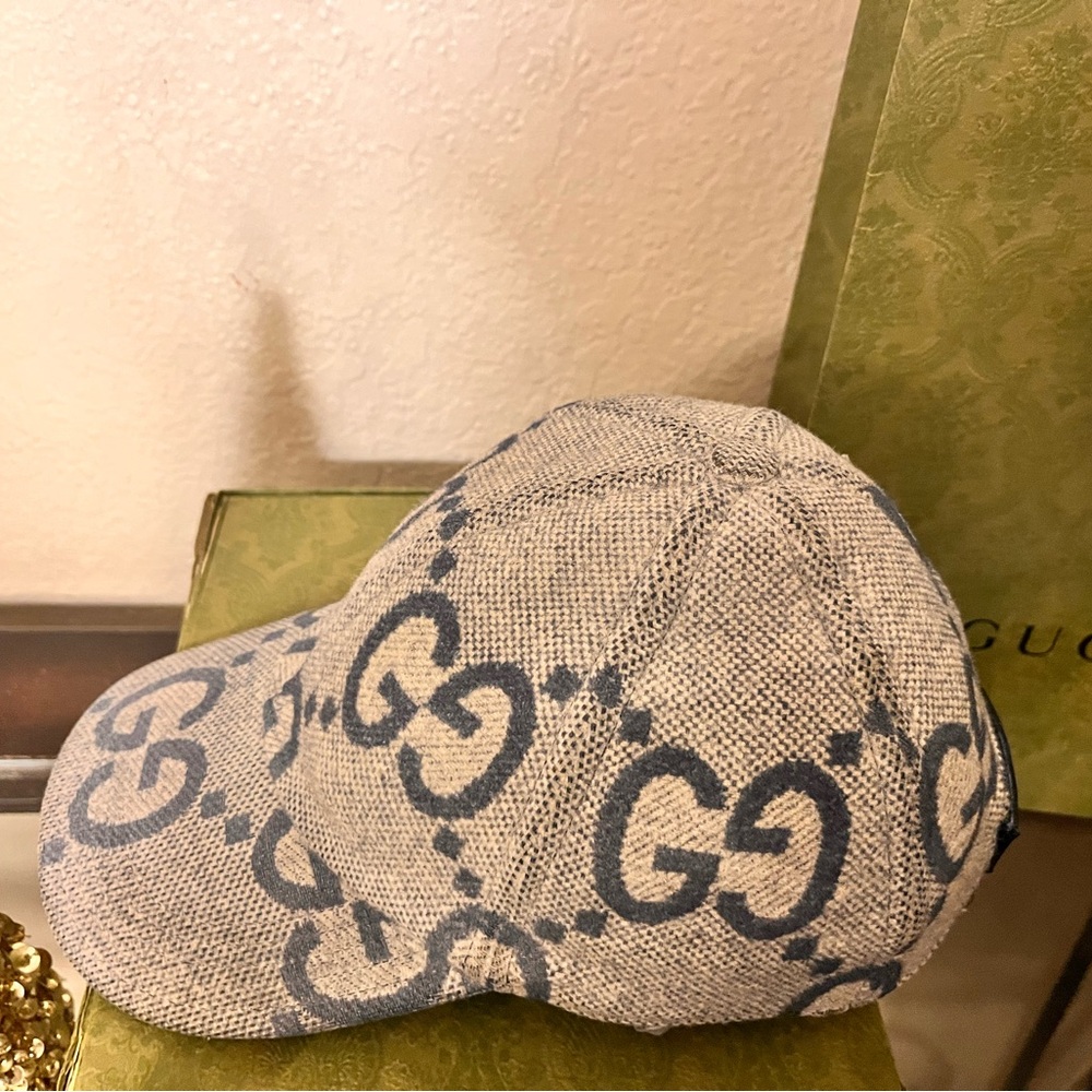 Gucci Luxury Navy Blue and Gray Logo Wool Cap ๐คฉ - Picture 7 of 11